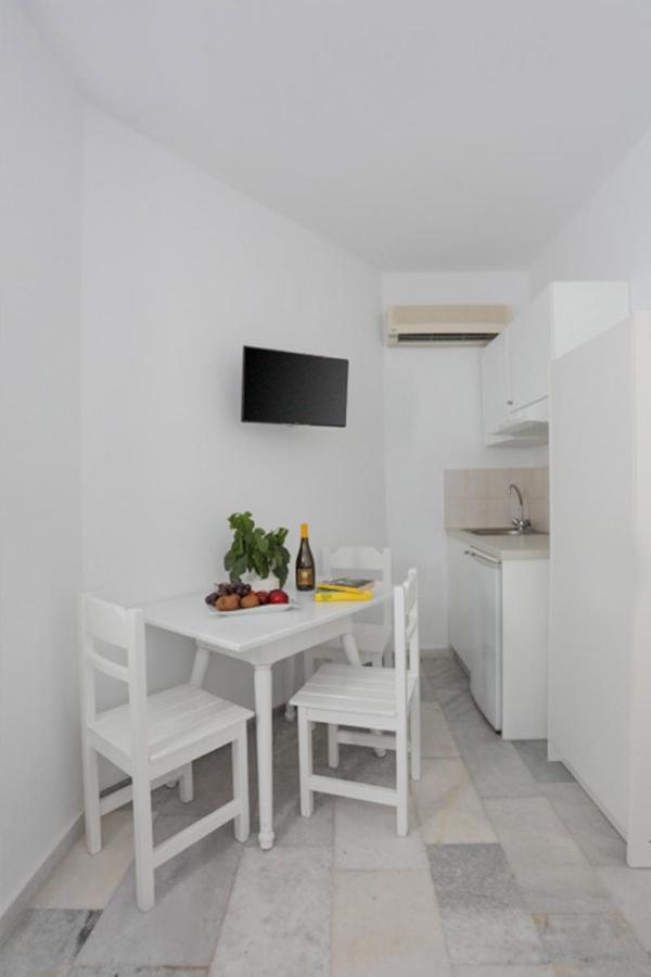 Ippokampos Town Apartments Naxos City ภายนอก รูปภาพ